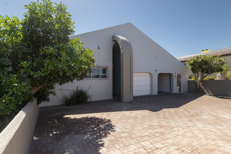 3 Bedroom Property for Sale in Myburgh Park Western Cape